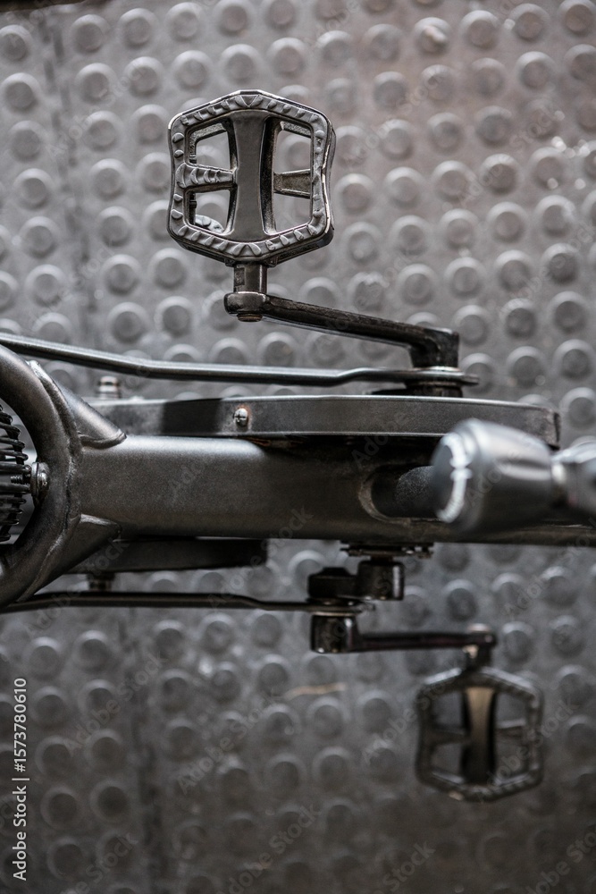 Naklejka premium Overhead shot of bicycle in gym