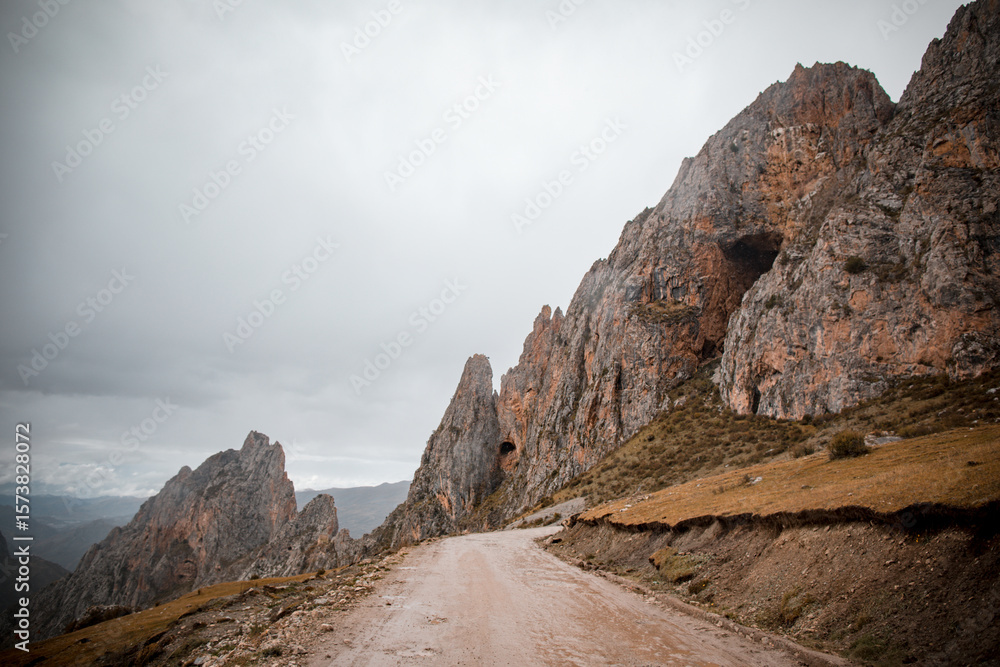 Obraz premium County roads and rural roads in Tibet, China