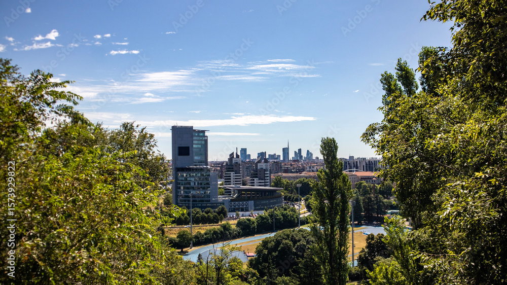 Fototapeta premium Milan skyline with modern skyscrapers un a sunny day