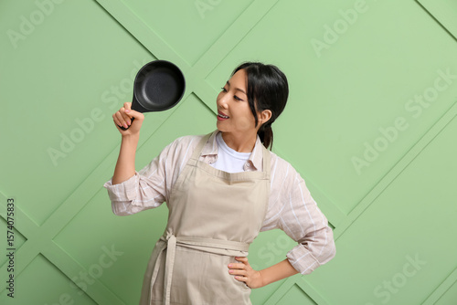 Portrait of young Asian wom...