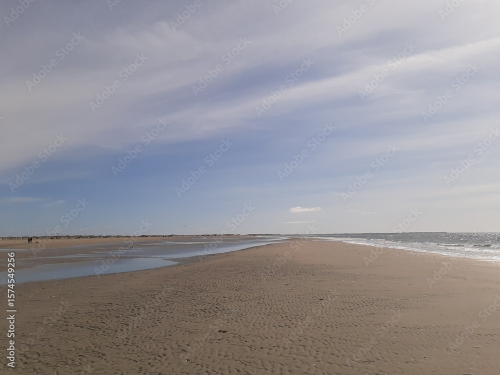 Weitläufiger Sandstrand an der Ostsee in Dänemark Weitläufiger Sandstrand an der Ostsee in Dänemark