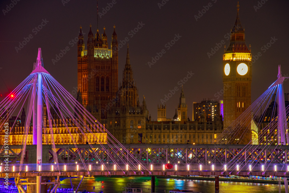 Obraz premium tower bridge at night