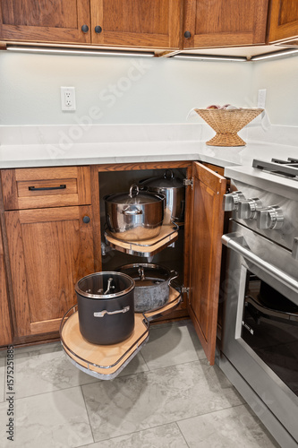 Fotografi Pull-Out Lazy Susan for Kitchen Cabinet Organization