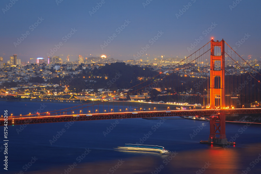 Obraz premium San Francisco Golden Gate Bridge at night