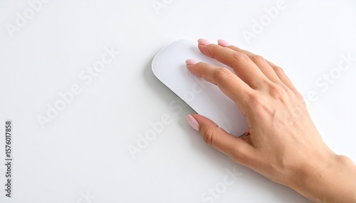 Hand holding a white computer mouse (1)