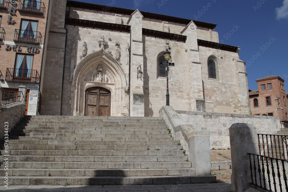Obraz premium medieval church (san nicolas de bari) in burgos in spain