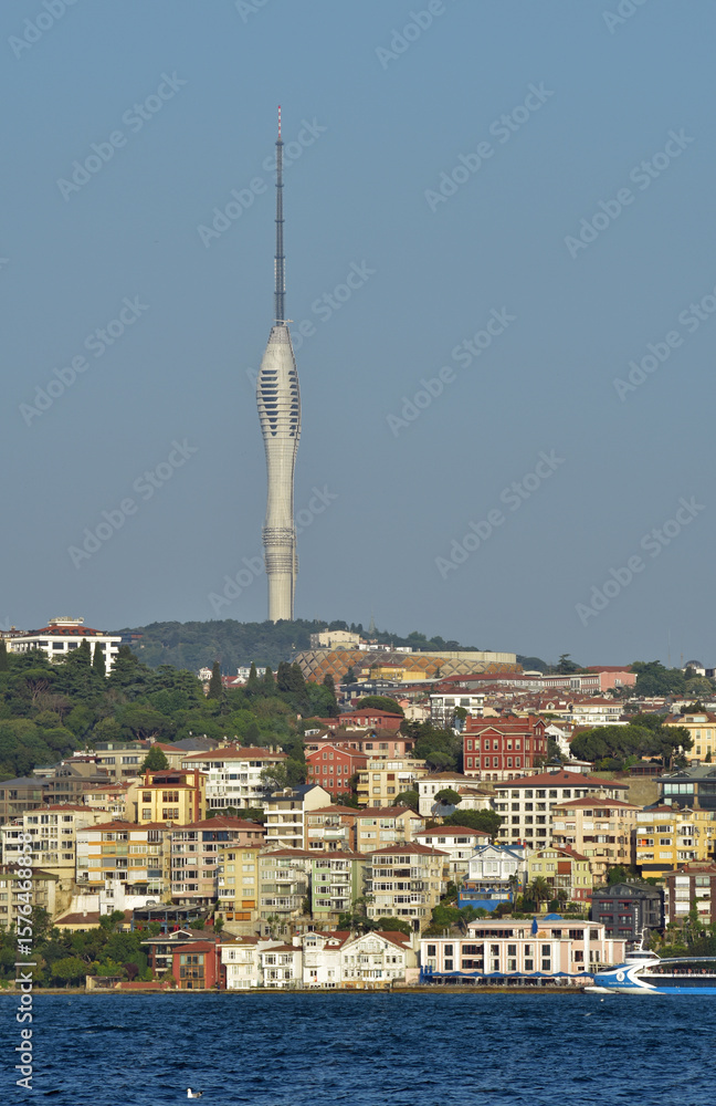 Obraz premium Fernsehturm Küçük Çamlıca in Istanbul, Türkei