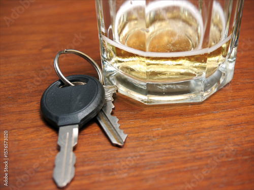 Εκτύπωση καμβά beer glass car keys concept close up nobody