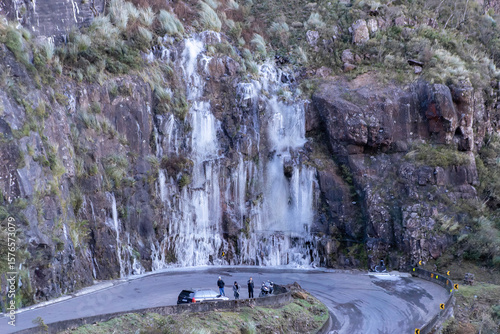 Serra do Rio do Rastro.
Mirante da Serra. Bom Jardim da Serra.
Serra Catarinense. Serra Brasileira. Serra Gaúcha. 