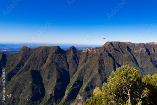 Serra do Rio do Rastro.
Mirante da Serra. Bom Jardim da Serra.
Serra Catarinense. Serra Brasileira. Serra Gaúcha. 