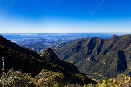 Serra do Rio do Rastro.
Mirante da Serra. Bom Jardim da Serra.
Serra Catarinense. Serra Brasileira. Serra Gaúcha. 