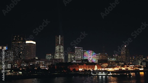 Wallpaper Mural クリスマスイベントの横浜ベイエリアの夜 Torontodigital.ca