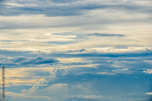 Wallpaper Mural 夏の朝　空と印象的な雲01 Torontodigital.ca