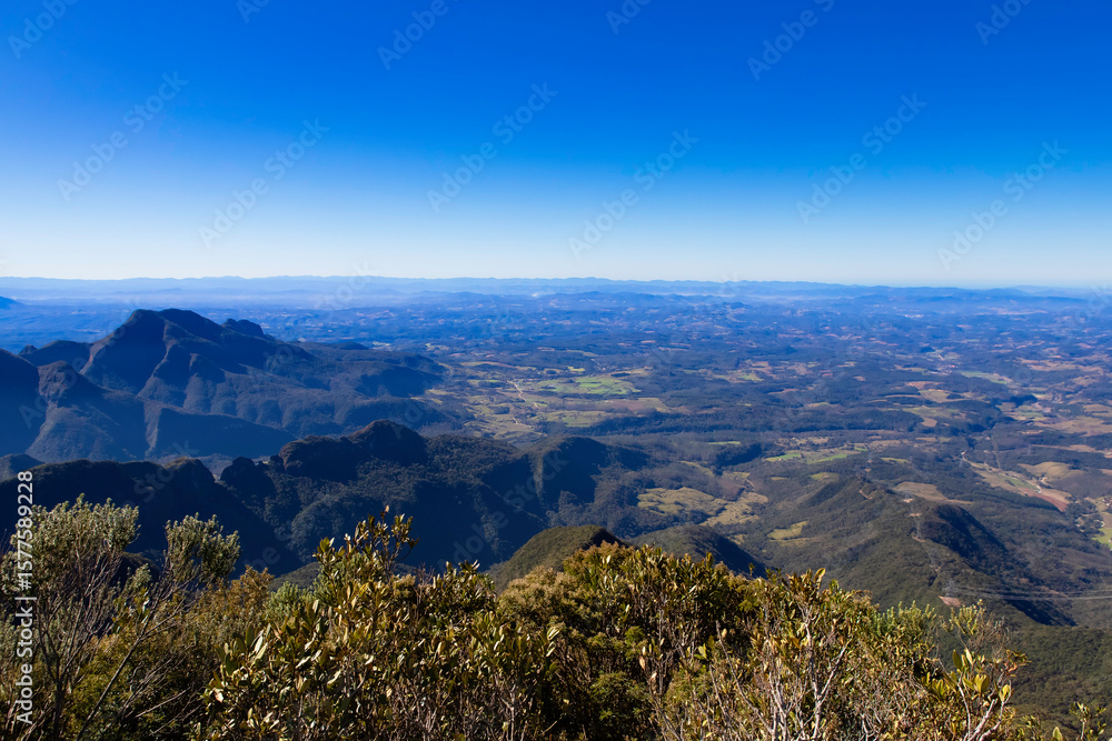 Fototapeta premium SERRA CATARINENSE. SERRA BRASILEIRA. SERRA DAS AMÉRICAS. SERRA CÂNION DO FUNIL. SERRA GAÚCHA. SERRA DO RIO DO RASTRO. BOM JARDIM DA SERRA MIRANTE SERRA PARQUE lAURO MULLER,sc.