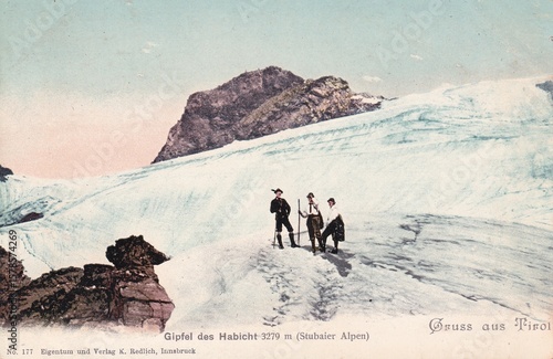 Gruß aus Tirol; Bergsteiger in den Stubaier Alpen um 1900 (original historische Lithografie)