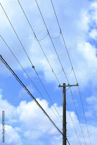 Wallpaper Mural 滋賀県の雲と青空と電柱 Torontodigital.ca