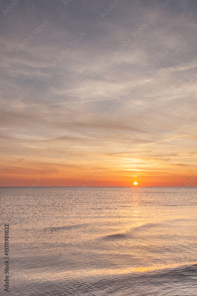 Naklejka premium Traumhafter Sonnenuntergang an der Ostsee