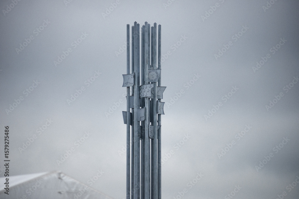 Obraz premium Pomnik ku czci Bitwy pod Grunwaldem, średniowieczna bitwa z Krzyżakami. Średniowieczne rycerstwo.