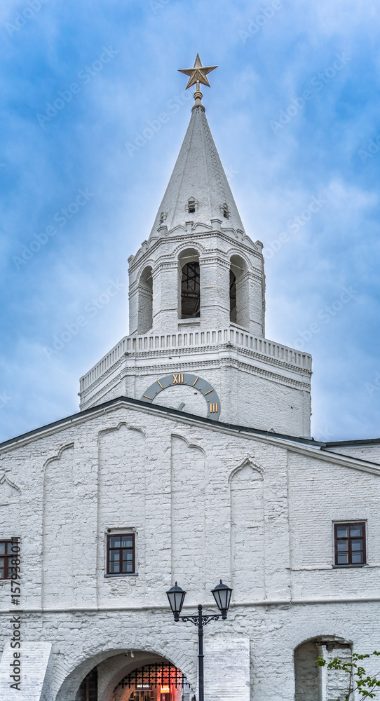 Obraz premium Spasskaya Tower in sunny summer day. Kazan Kremlin. Republic of Tatarstan. Kazan. Russia
