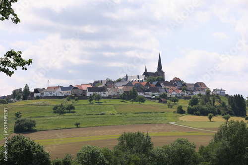 Konstfotografi Blick auf den Rüthener Ortsteil Kallenhardt im Sauerland