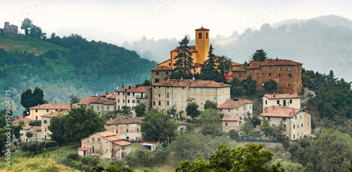 Quadro em tela Montecorone - Zocca, ancient village of the Tuscan -Emilian Apennines