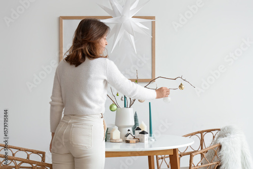 Young woman with Christmas ...