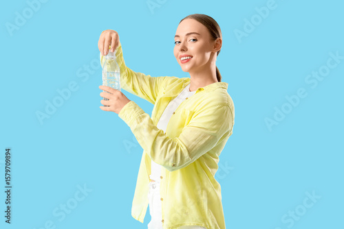 Young woman with opening bo...