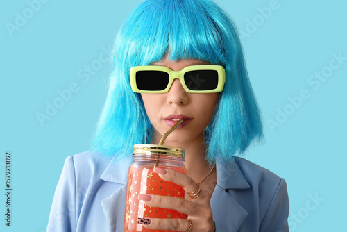 Beautiful young woman in bl...