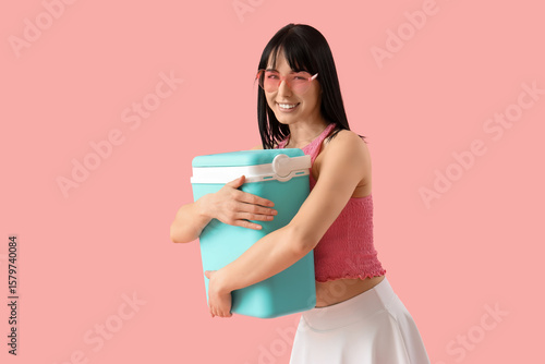 Young woman with portable f...