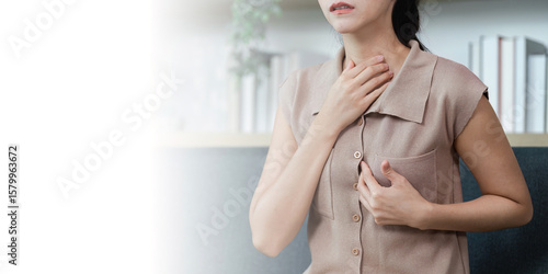 Ταπετσαρία Chest pain, breathing discomfort, Prioritize health awareness and wellness