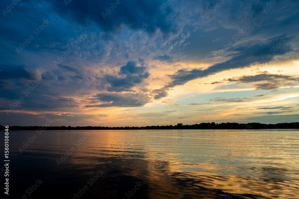 Obraz premium bright lake sunset landscape horizontal