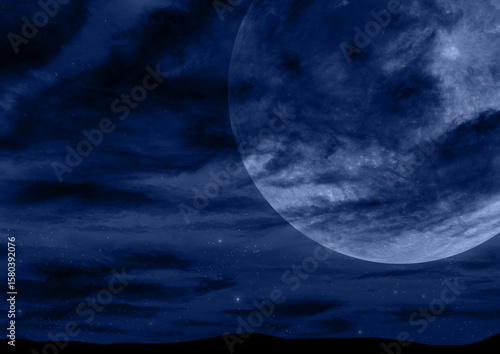 Tapety artystyczne 雲が出る満月の夜空青