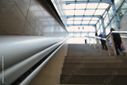 Fotografie Modern Staircase with Handrail in Indoor Architectural Setting