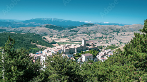 Fotografie Italy, July 4, 2025: View of the village of Castel Del Monte, in the province of L'Aquila, Abruzzo