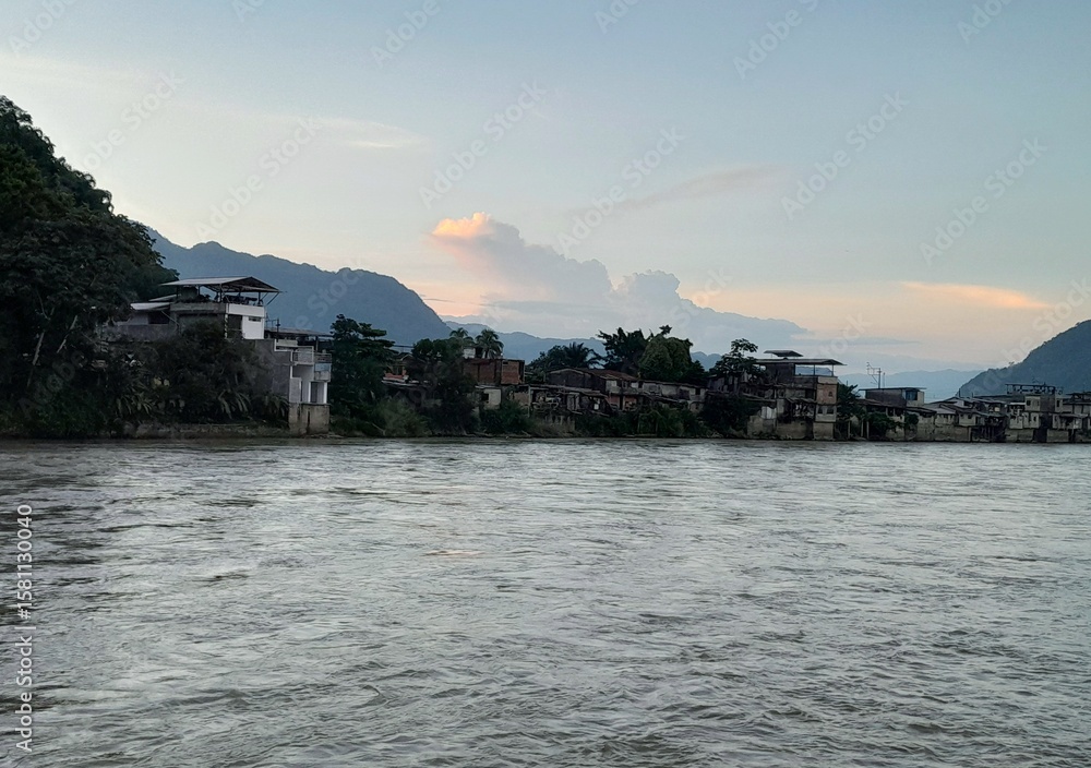 Fototapeta premium River thames at sunset in Tingo Maria in the peruvian jungle.