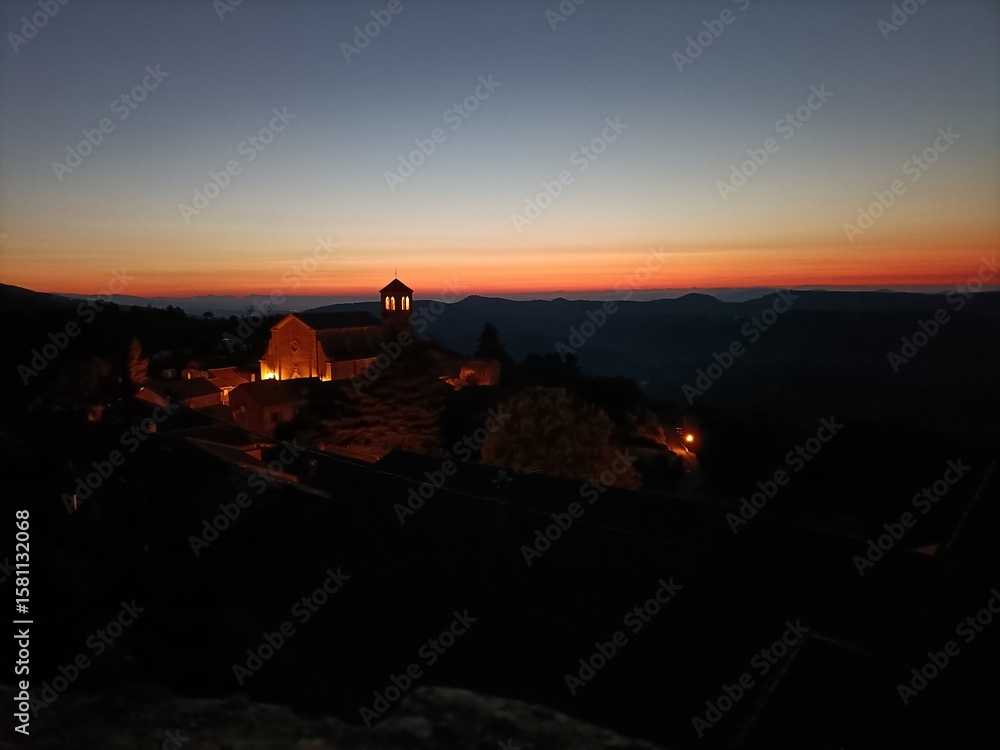 Fototapeta premium Malbosc Eglise à l' aube