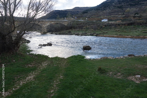 Rio y  escena de Puebla de Bellestar