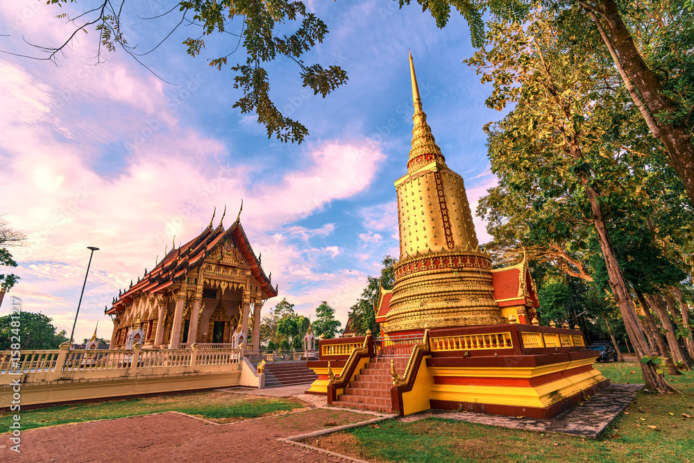 Fototapeta premium Wat Yotha Nimit (Wat Bot) temple 