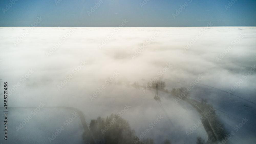 Obraz premium View of the snowy Czech landscape during an inversion