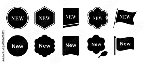 NEWの文字入りモノクロラベル・リボン・バッジ素材セット（シンプル フラット 汎用 アイコン ベクター）