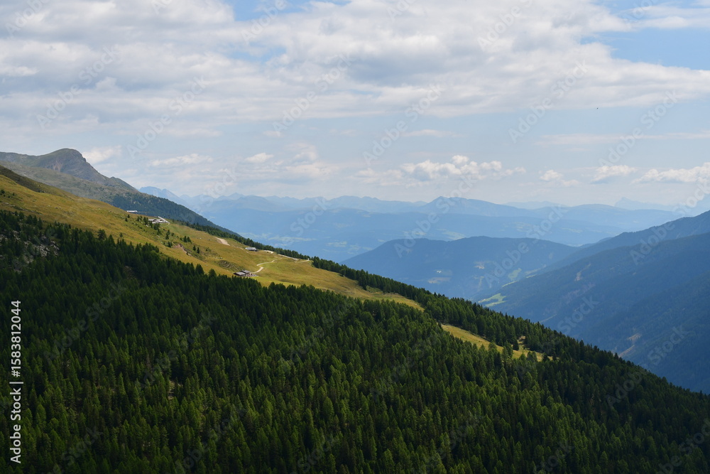 Fototapeta premium Schöne Landschaft im Ultental in Südtirol 