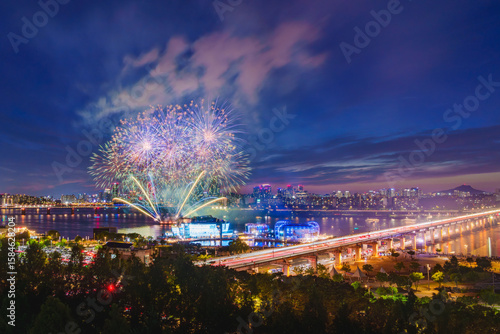 Photography Fireworkst at Han River and the Rainbow Fountain at Banpo Bridge at night with beautiful lights