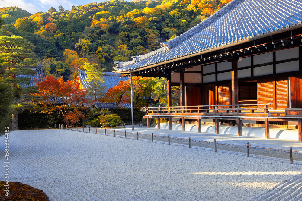 Fototapeta premium Tenryuji temple with beautiful foliage in autumn in Kyoto, Japan