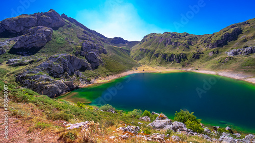 Obraz na plátně Lake of La Cueva, Circular Route of Lagos de Saliencia, Somiedo Natural Park, Pr