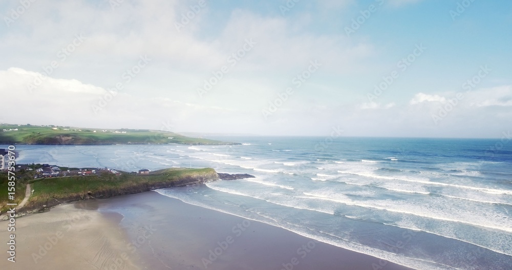 Fototapeta premium scenic view of beach against sky