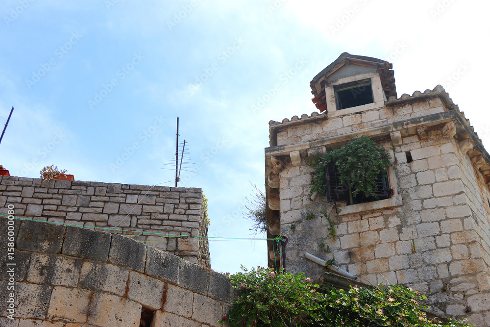 Obraz premium Traditional Mediterranean architecture in Supetar, on island Brac, Croatia. 