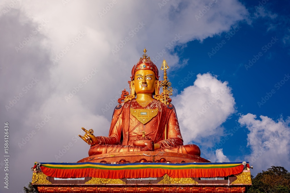 Fototapeta premium statue of buddha in namchi sikkim 