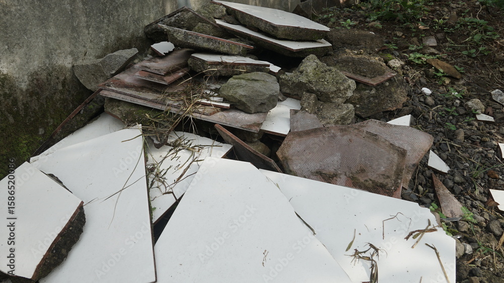 Obraz premium Outdoor Grungy Pile of Broken Tiles and Rubble Material