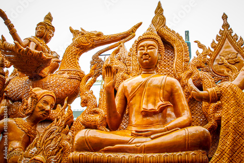 Cuadro en lienzo Buddhist Lent tradition, a beautiful display of wisdom, beeswax candles create art as a Buddhist offering