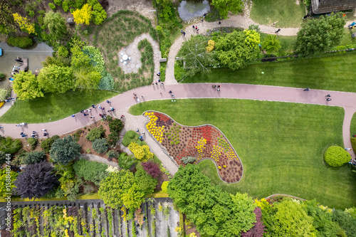 Aerial View of Botanical Park with Hedge Maze, Water Features, Pathways, and Seating Areas – Public Garden Composition